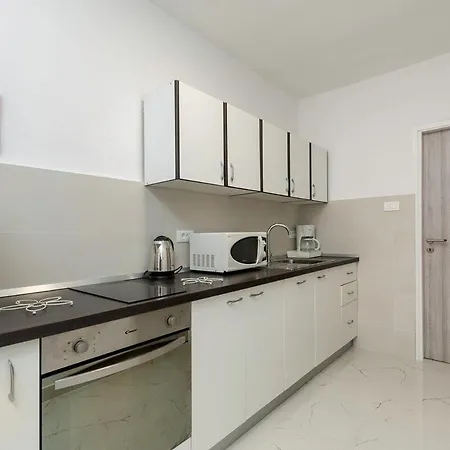 Kety Apartamento *